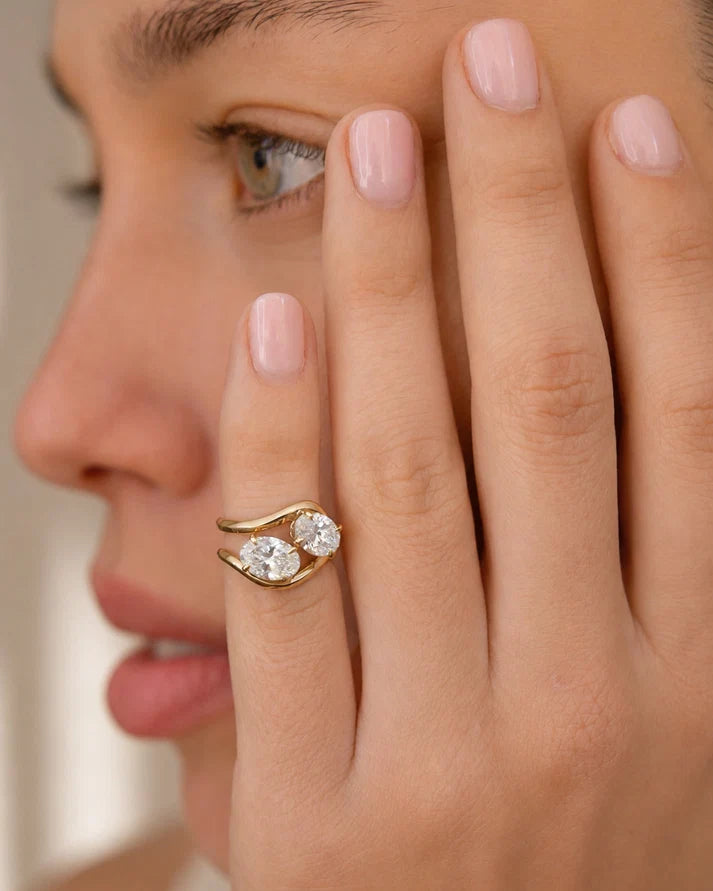 Oval Wave Pinky Diamond Ring - Silkhour